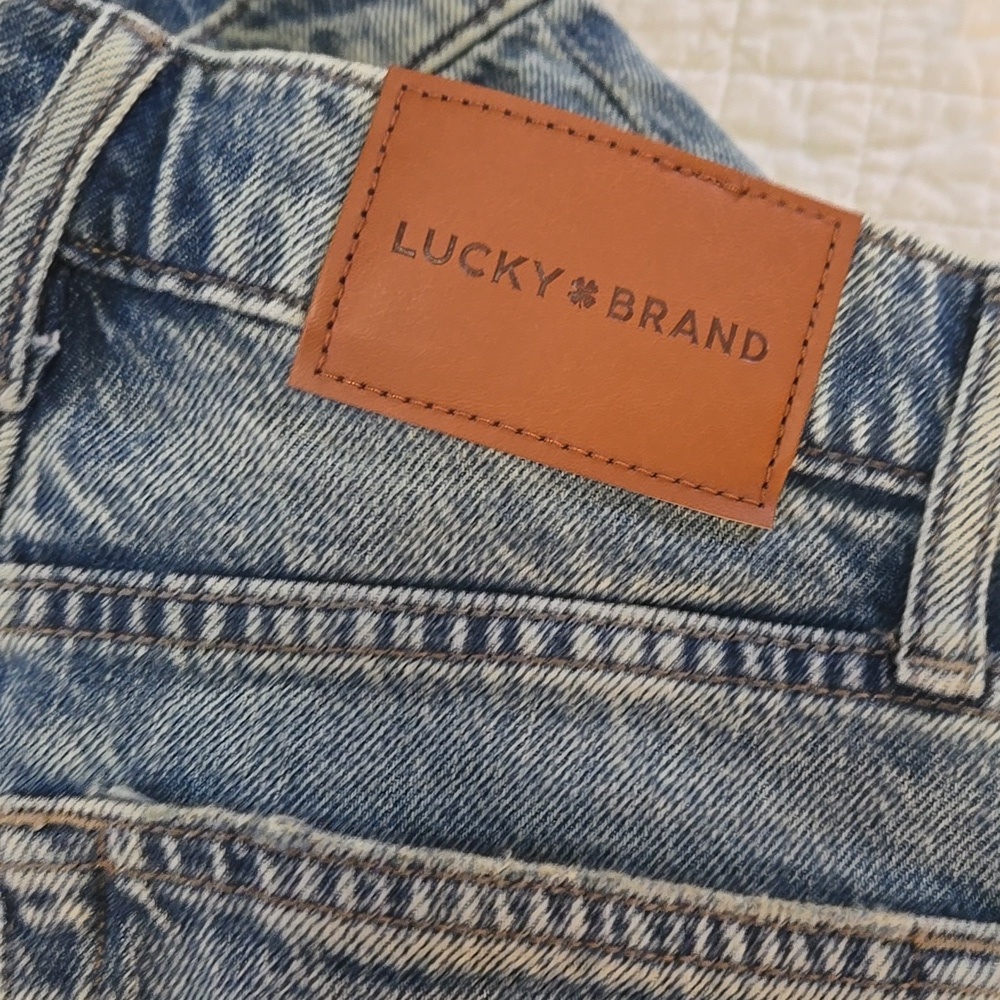 Lucky Brand Barrel Leg Raw Hem Size 4 Jeans EUC Medium Wash - Picture 7 of 11